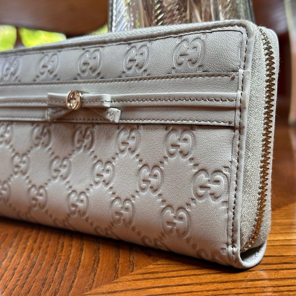 Gucci Gray Embossed Wallet - Picture 1 of 9